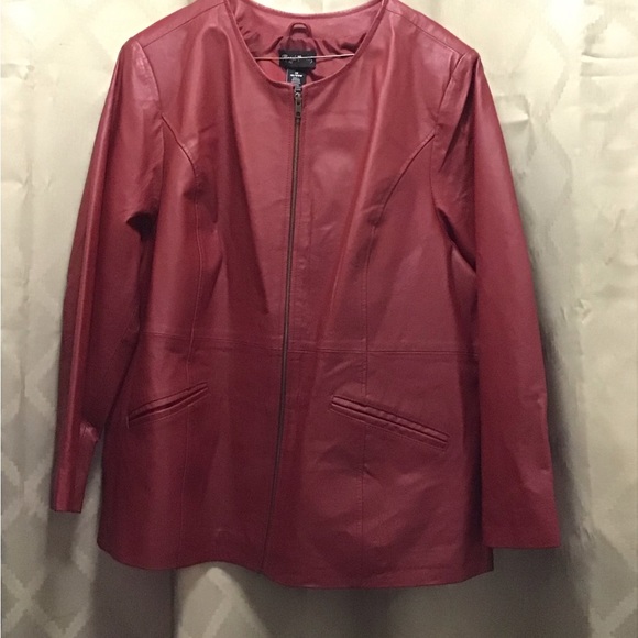 Maggie Barnes Women’s Leather Jacket - Picture 9 of 12